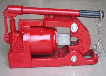 Hydraulic wire rope cable cutter